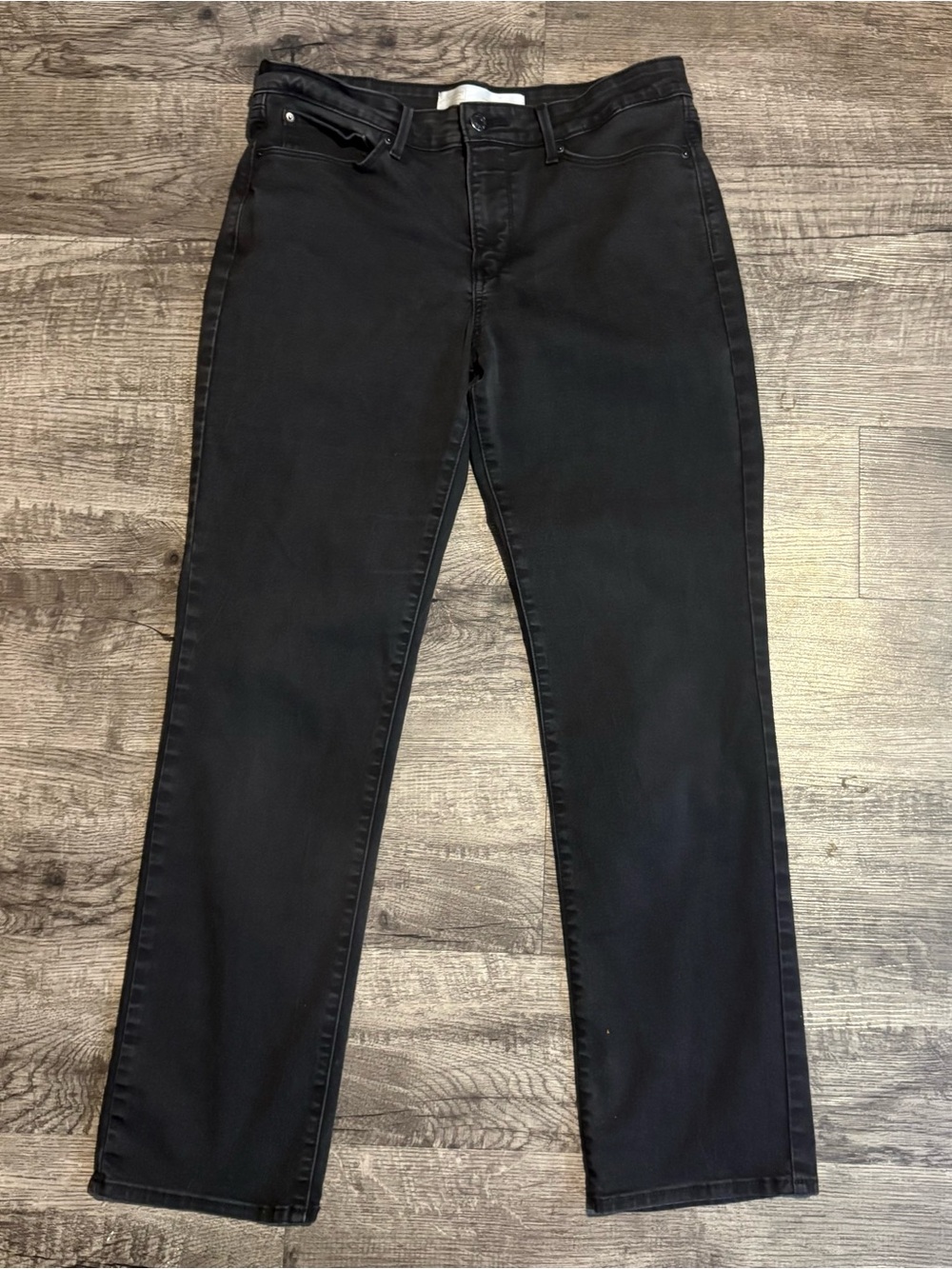 Levi’s Jeans Women’s 10M Black Totally Shaping Straight